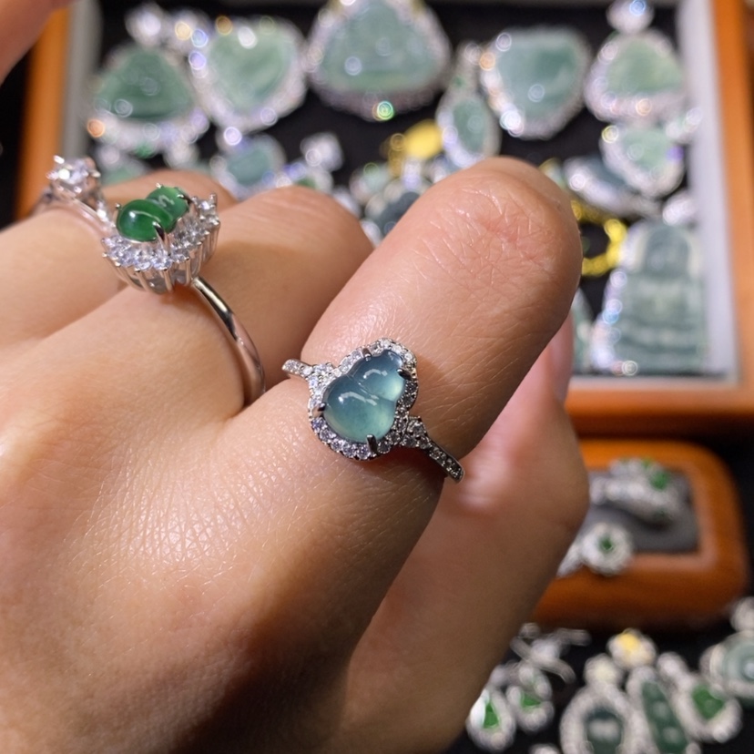 【闪购商品】翡翠颈饰未镶嵌天然