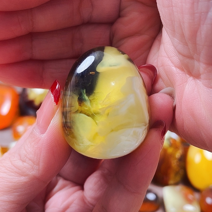 琥珀颈饰未镶嵌小*吊坠