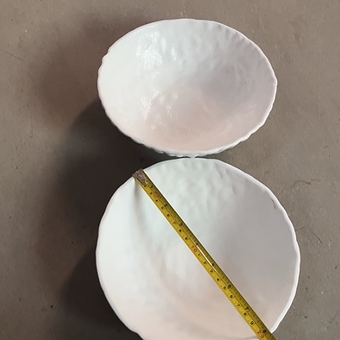 微瑕、不能明火，口径20，高6，2个白色粗