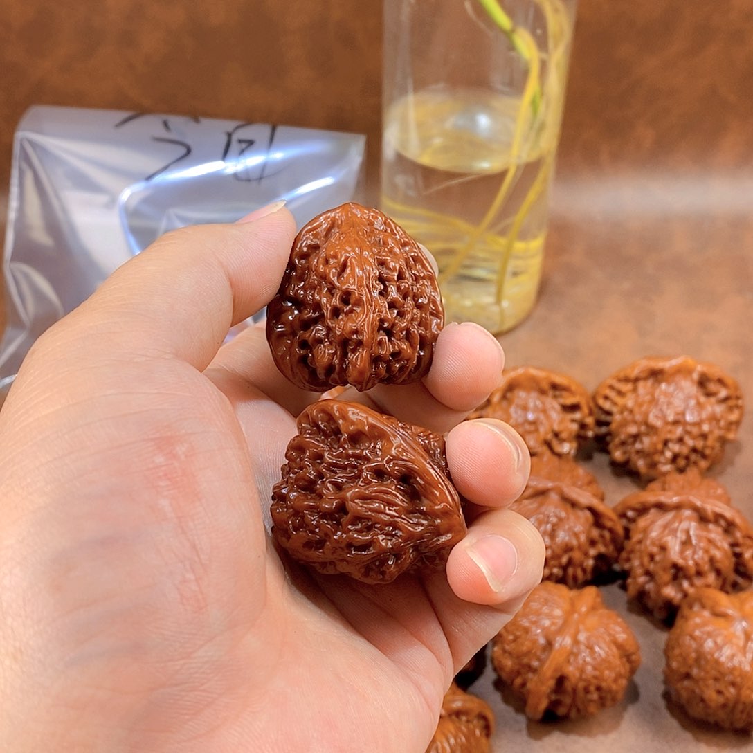 文玩核桃吊坠H**t南疆36