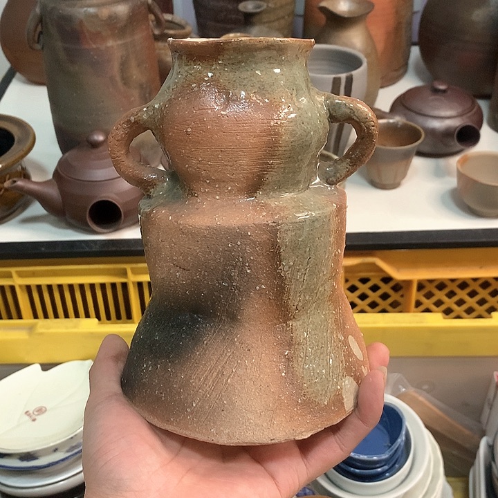 陶瓷材料花瓶一个摆件