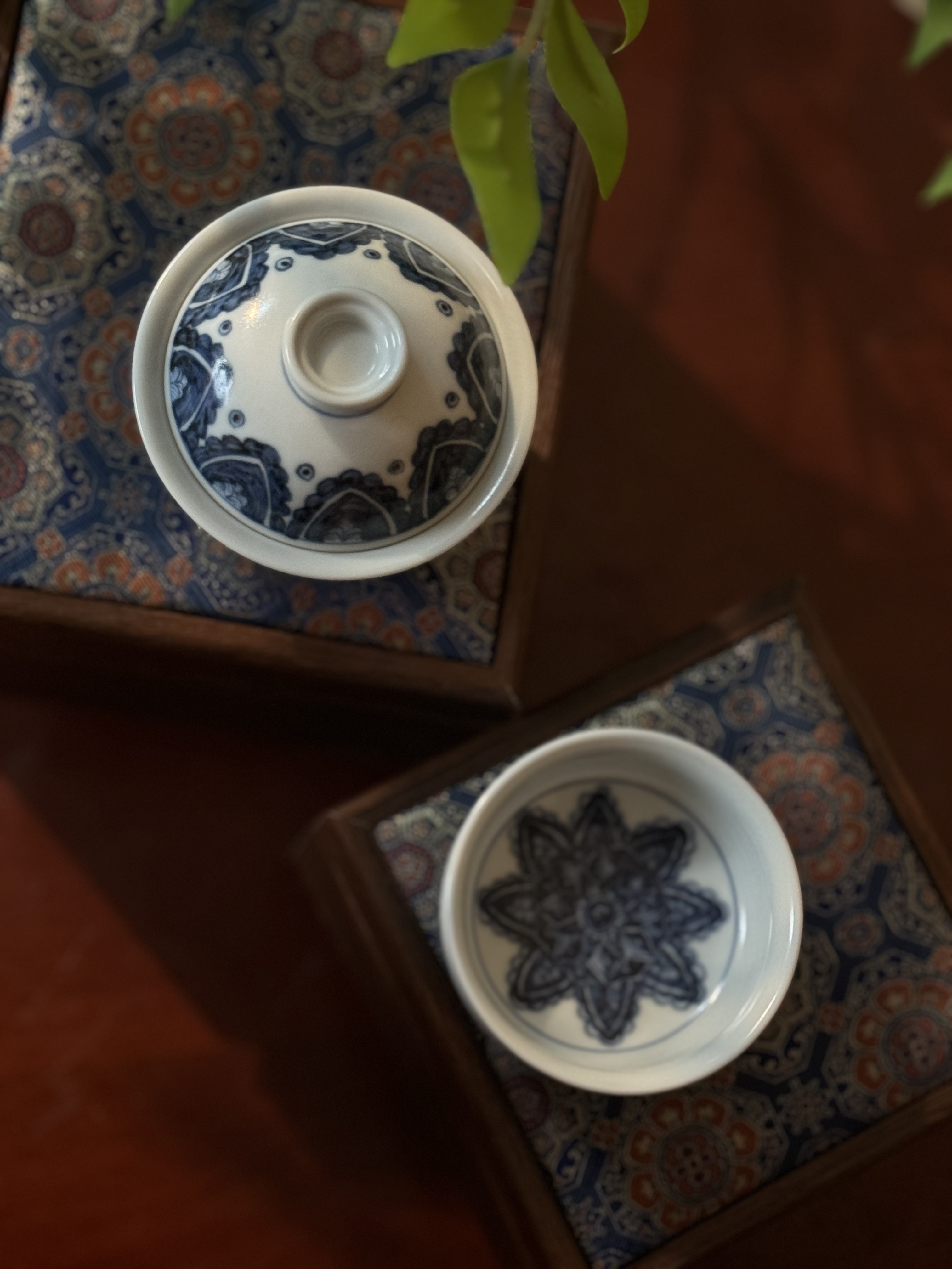 A463【蜕观堂】柴窑青花曼陀罗花卉相炉式杯 容量60ml 