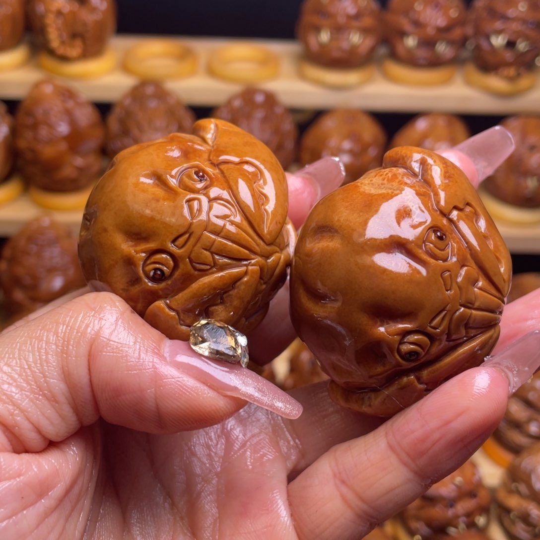 橄榄核把件曲****张巴西大橄榄