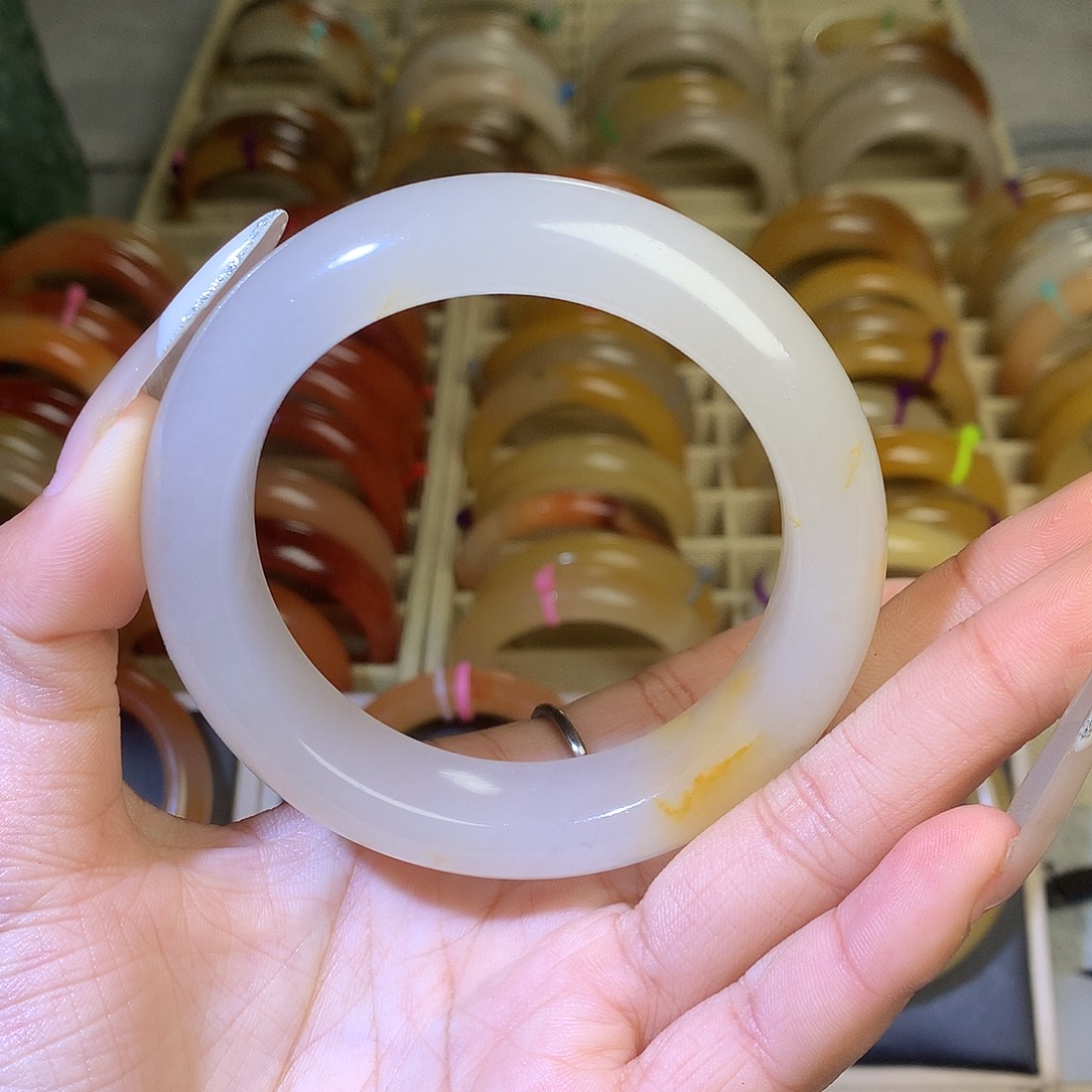 石英质玉（黄龙玉）未镶嵌手镯