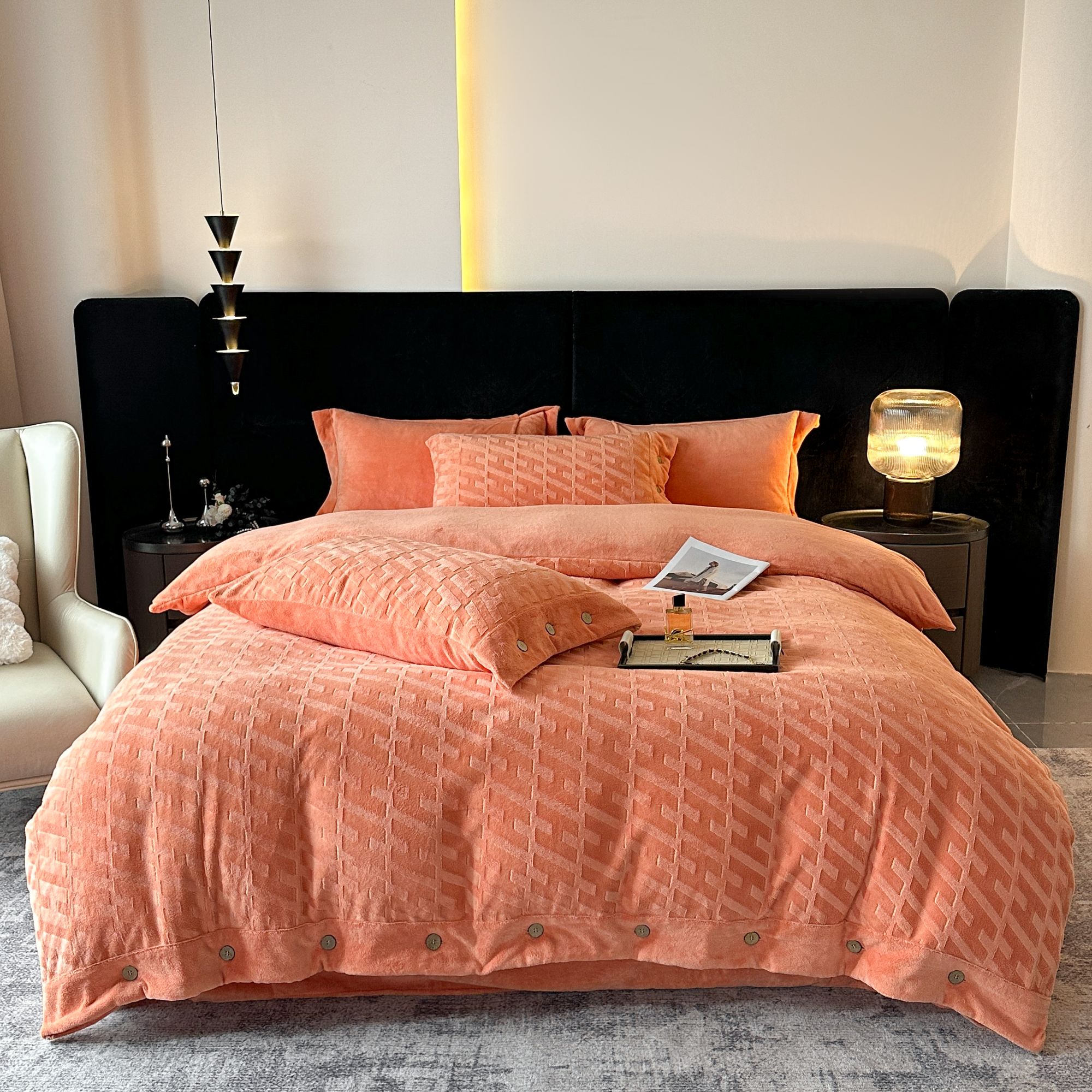 2025新款纽扣款雕花全消光牛奶绒床盖款床单款四件套