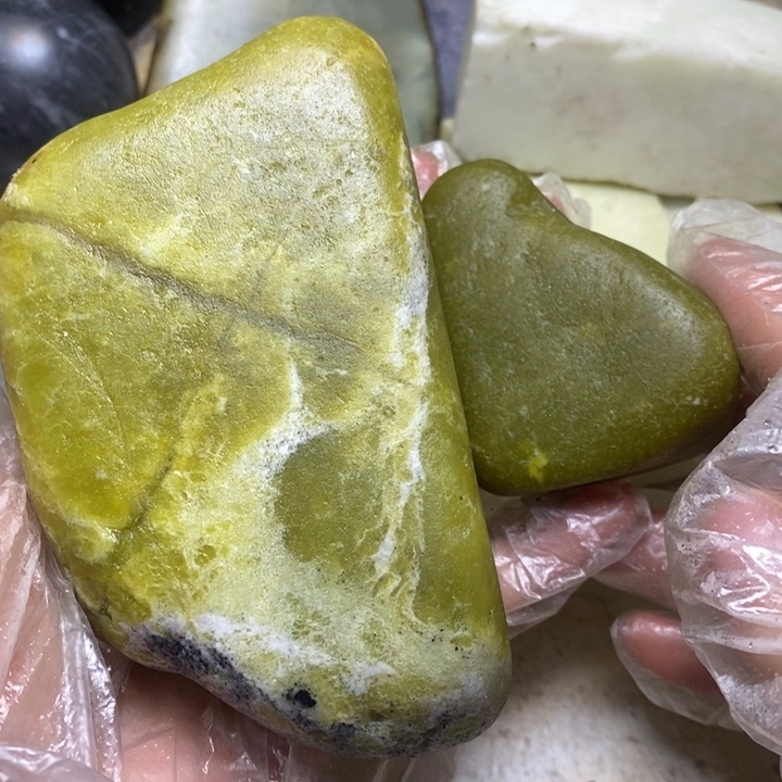 和田玉未镶嵌珠宝奇石15