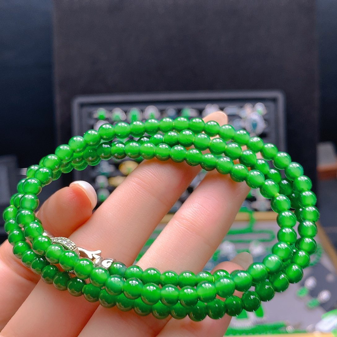 未镶嵌戒指翡翠名*名天然翡翠