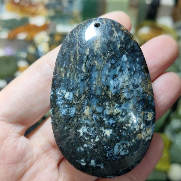岫玉未镶嵌微瑕挂坠