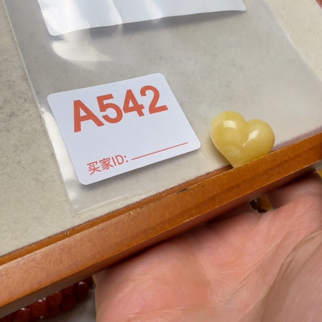 雨***馨琥珀未镶嵌裸石琥珀蜜蜡配饰配珠