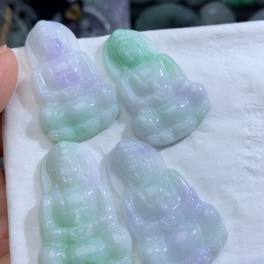 翡翠未镶嵌颈饰多样性发一
