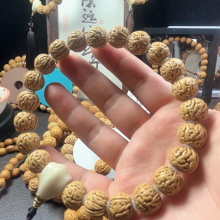 桃核手串14尺寸大肠纹手持
