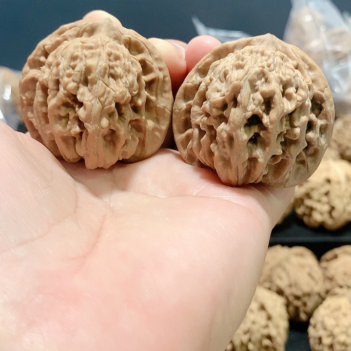 文玩核桃吊坠43霞云岭