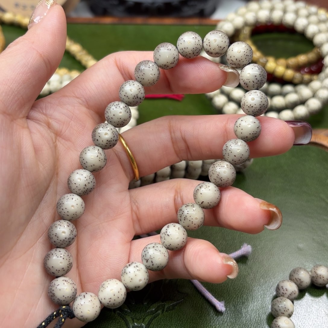 星月菩提手串⚠️漏⚠️9mm玉化冰糖料❗️圆珠手持❗️