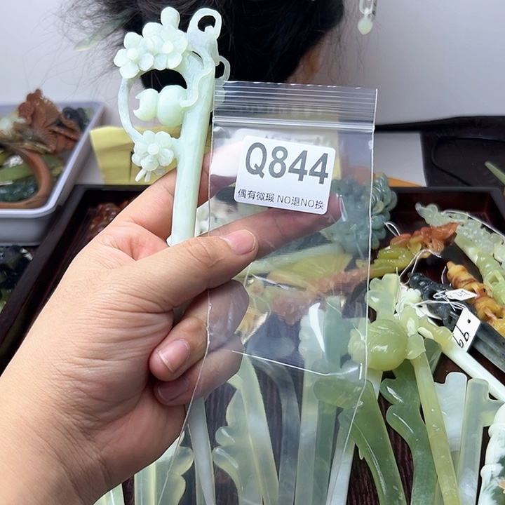 蛇纹石玉发饰合金莹*兔