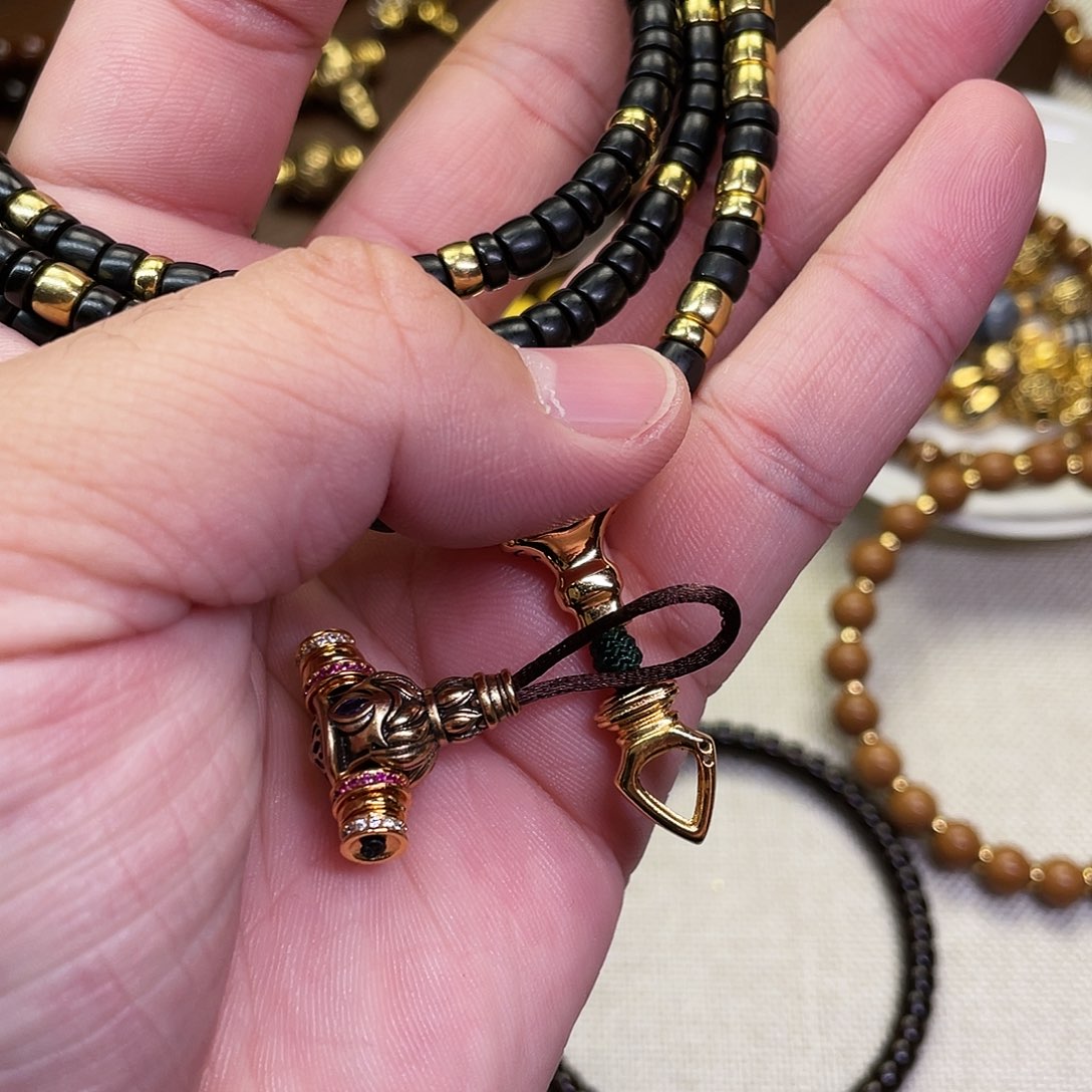 H***n吊坠紫金鼠啊啊啊啊啊