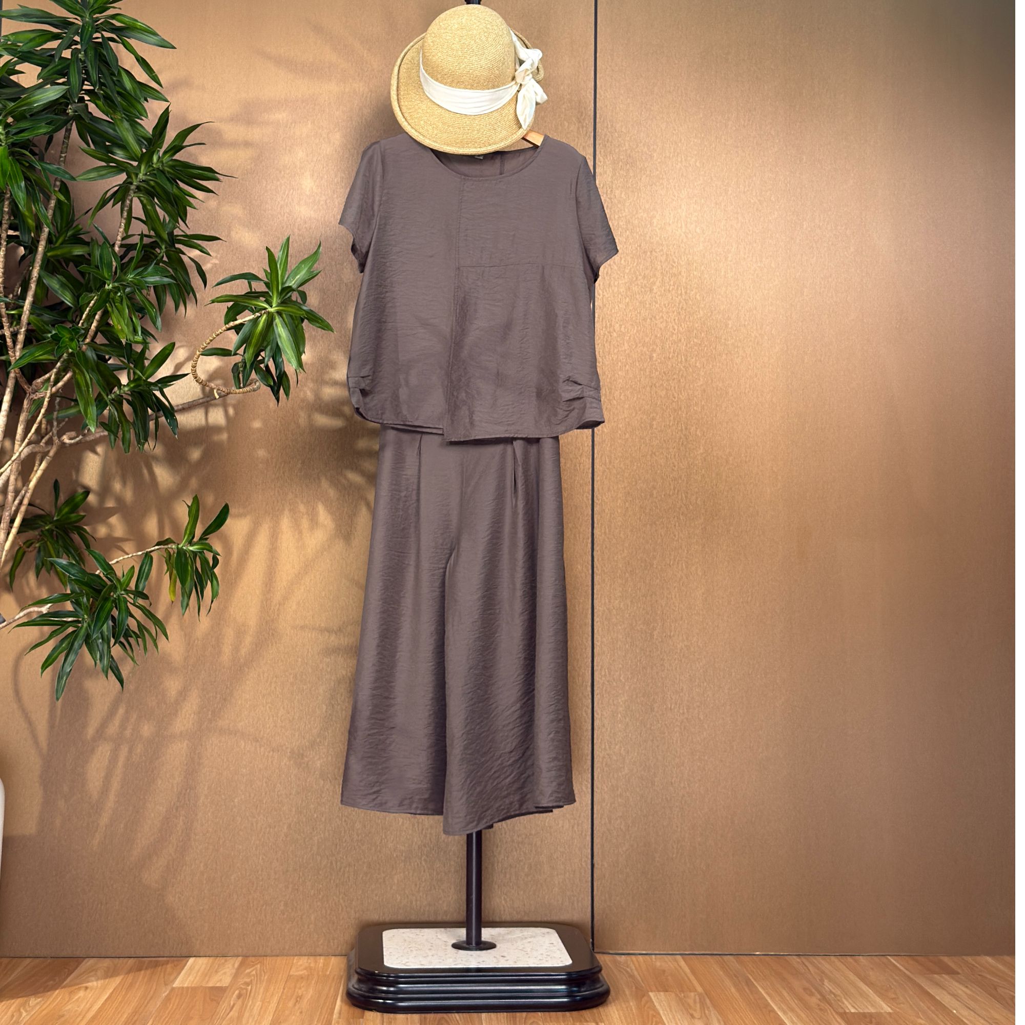 休闲风时尚套装女装上衣设计师短袖休闲时尚套装阔腿裤纯色