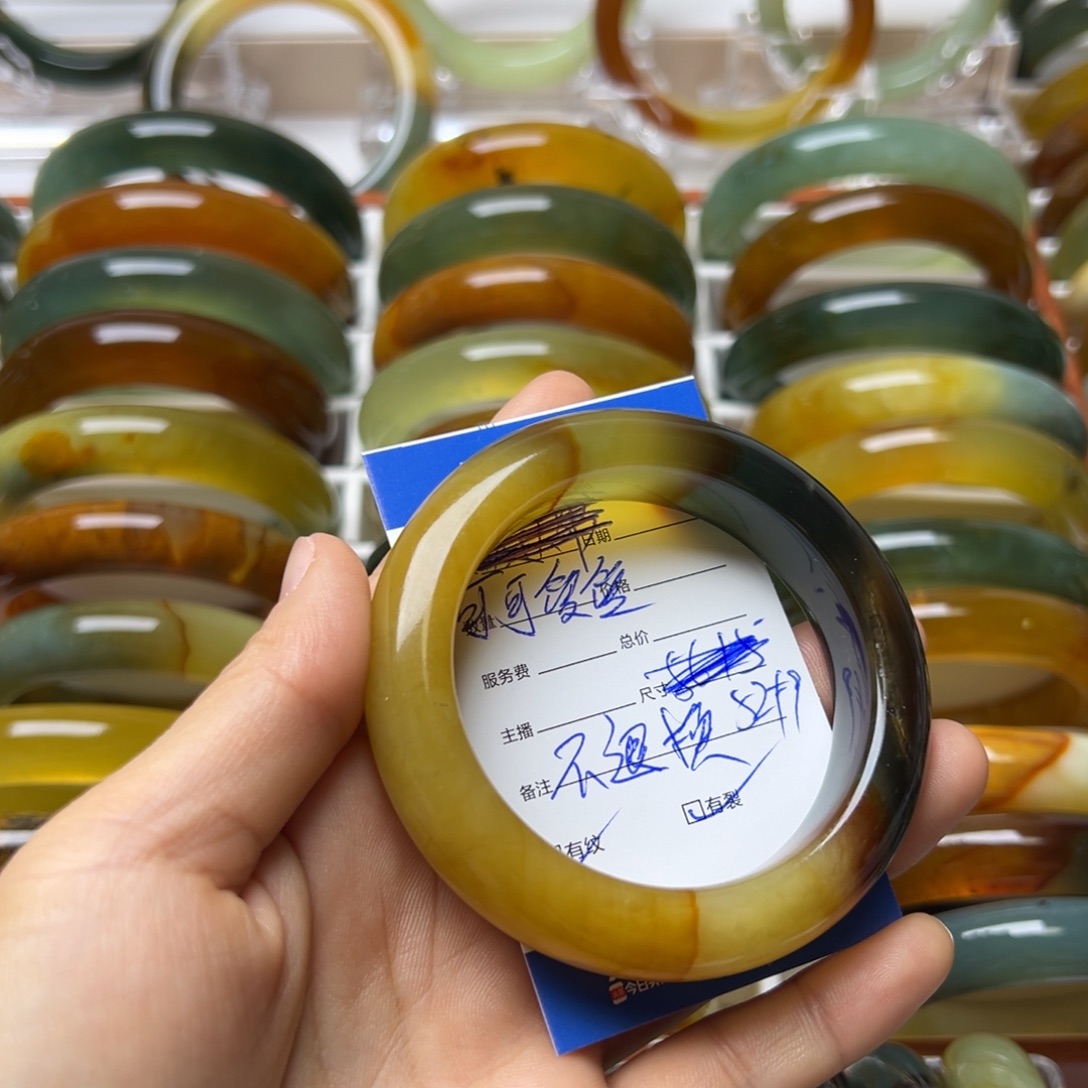 可***爱蛇纹石玉未镶嵌手镯