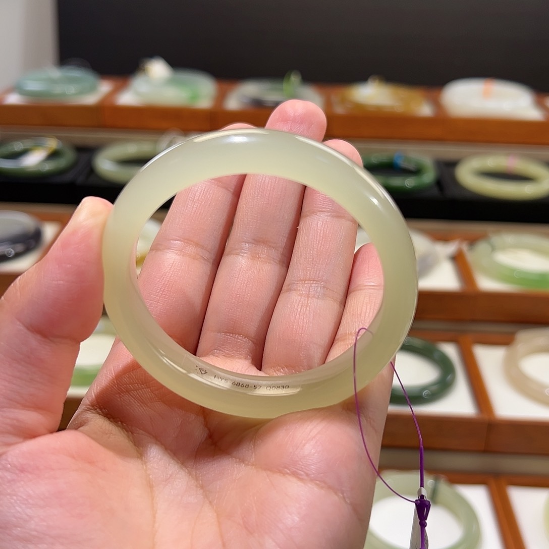 和田玉手镯未镶嵌娟****g