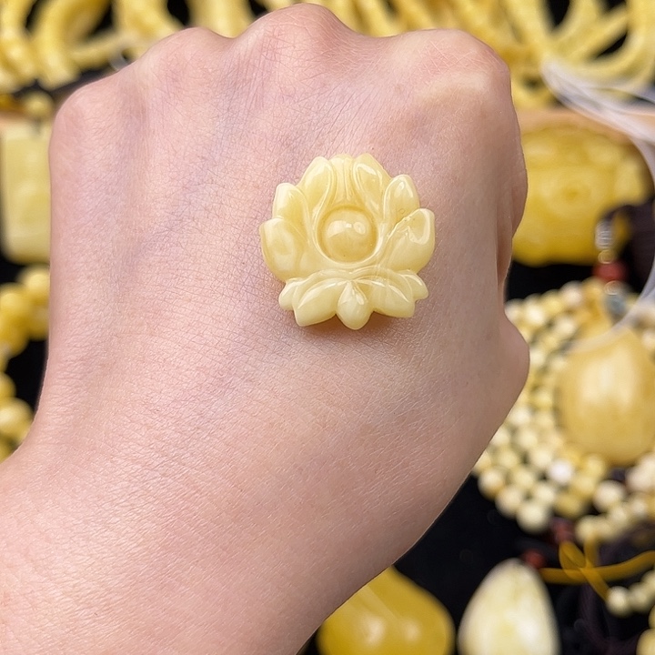 琥珀未镶嵌颈饰琥珀，