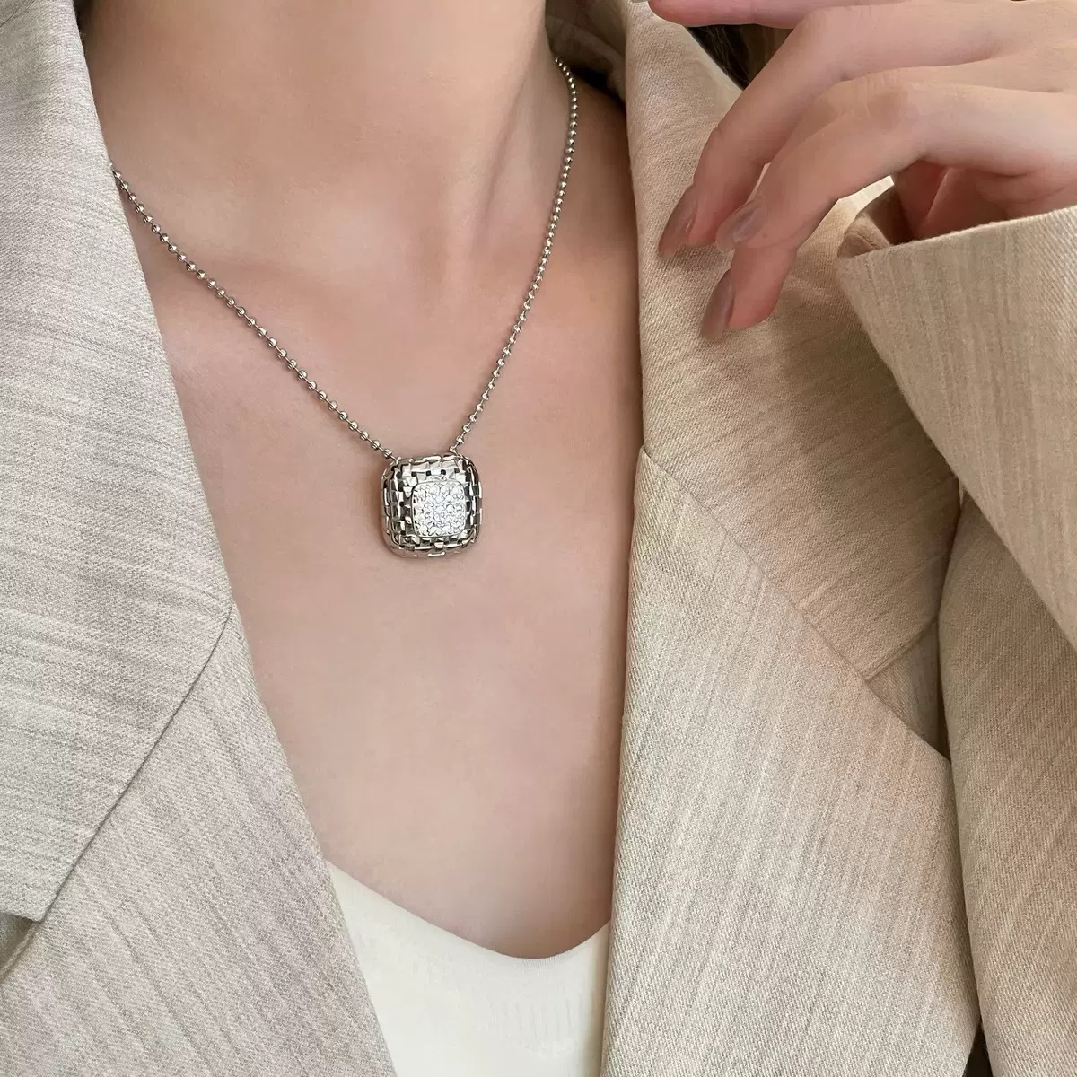 吊坠925银锆石 几何镂空方形吊坠