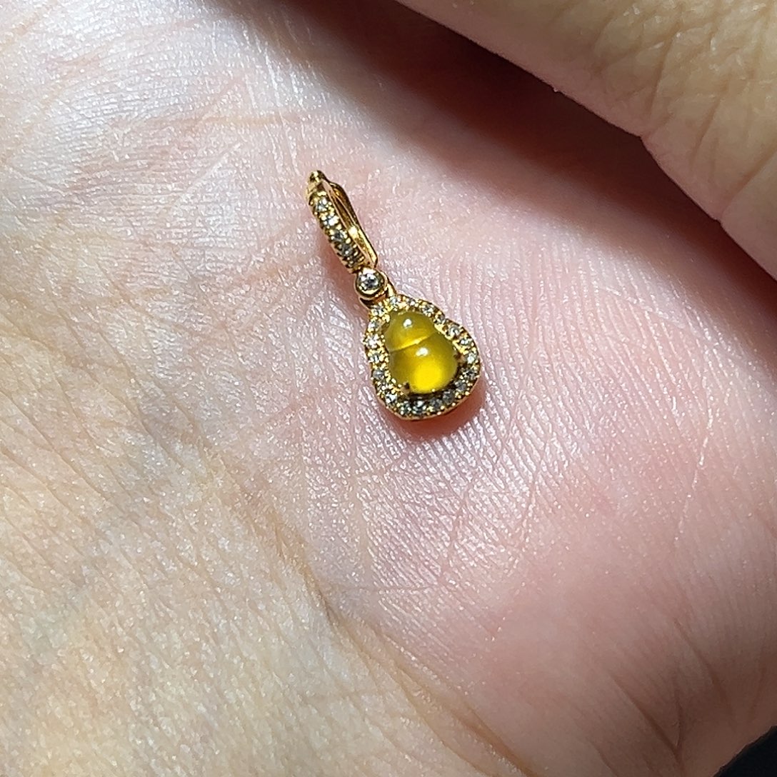 8***眉翡翠18K金镶嵌颈饰