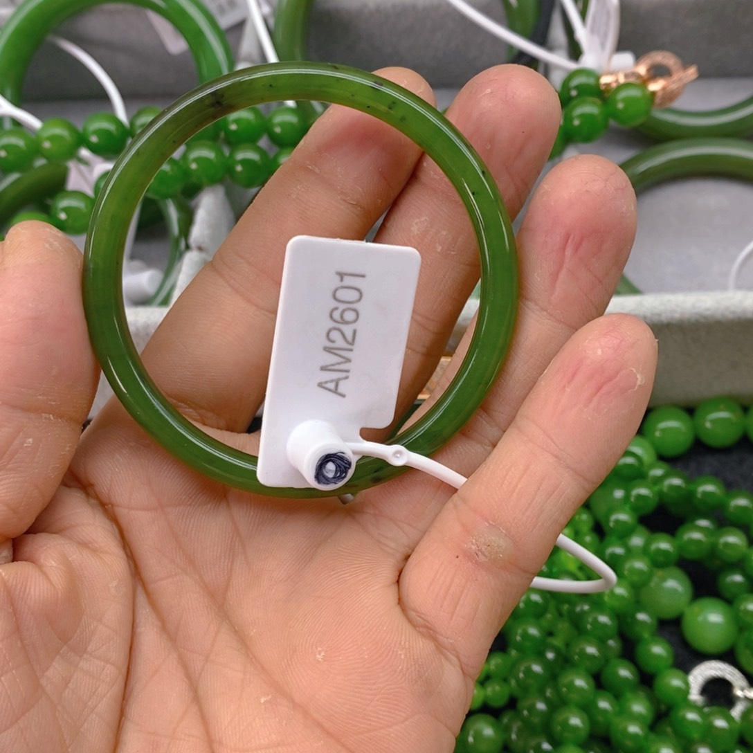 和田玉（碧玉）手镯未镶嵌56