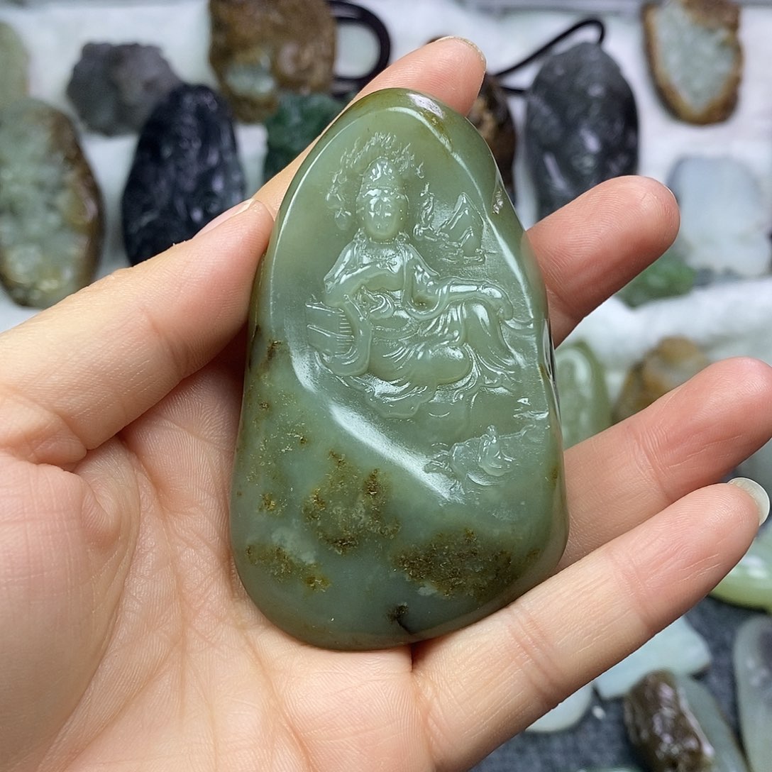 和田玉未镶嵌颈饰