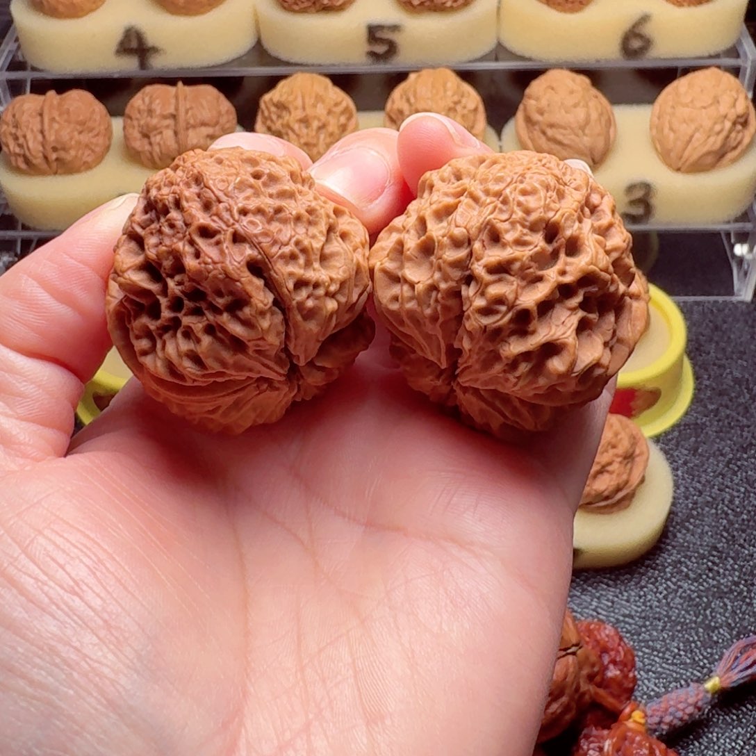 文玩核桃把件22号车