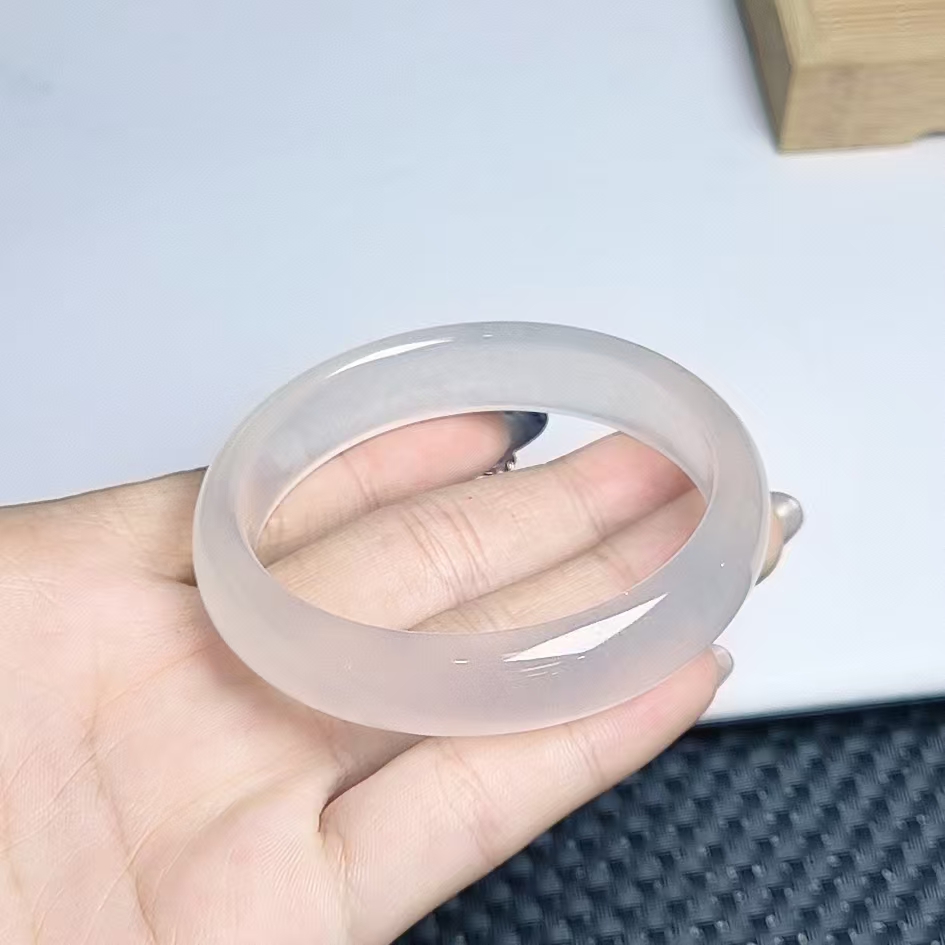 白常精美雕刻气质男女同款百搭精致奇石