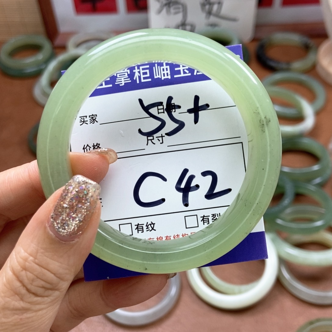 岫玉手镯手镯未镶嵌