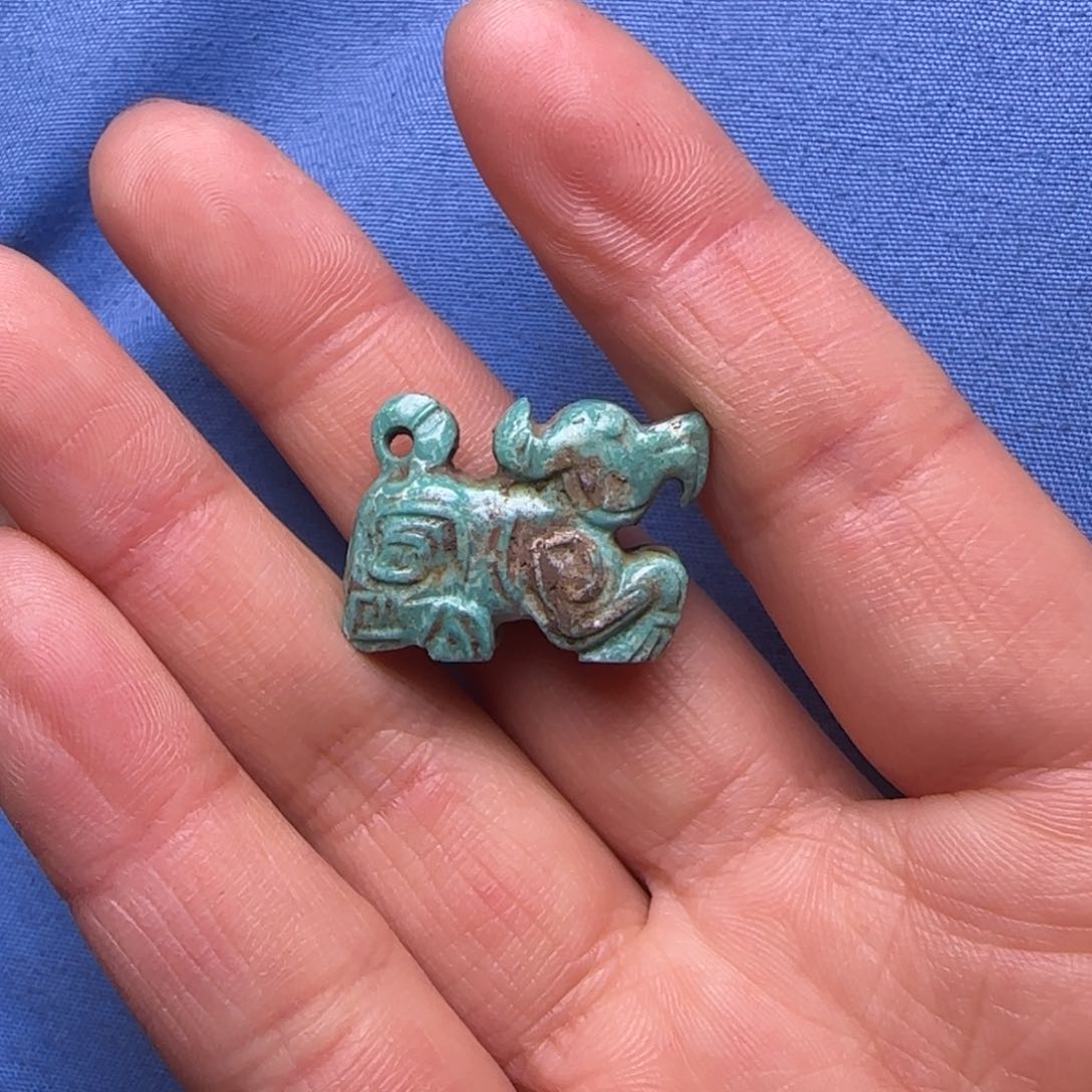 绿松石颈饰未镶嵌