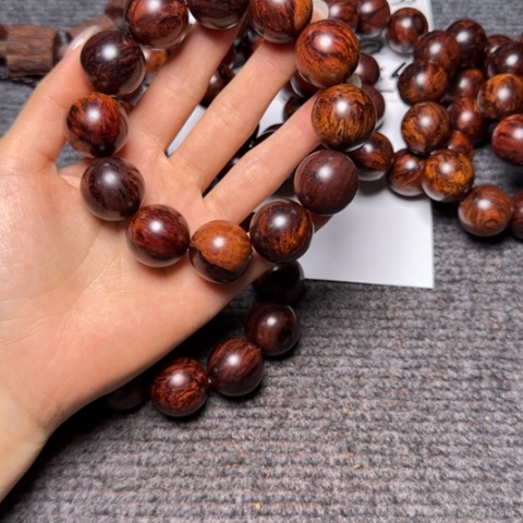 云***A藤类海南红降圆珠2.0单圈手串