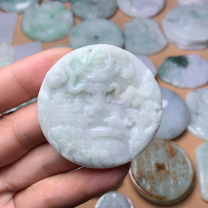 翡翠未镶嵌颈饰山水龙牌