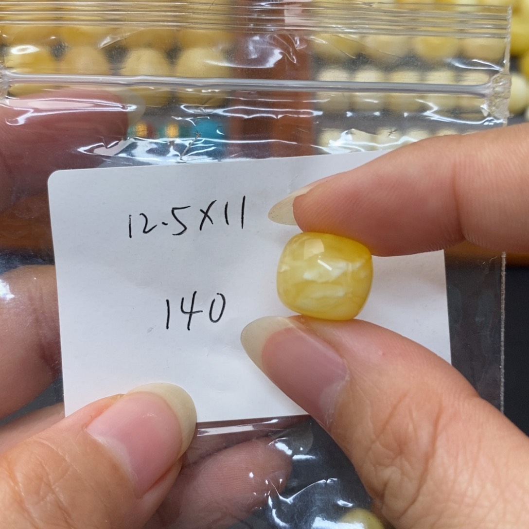 裸石琥珀未镶嵌微瑕