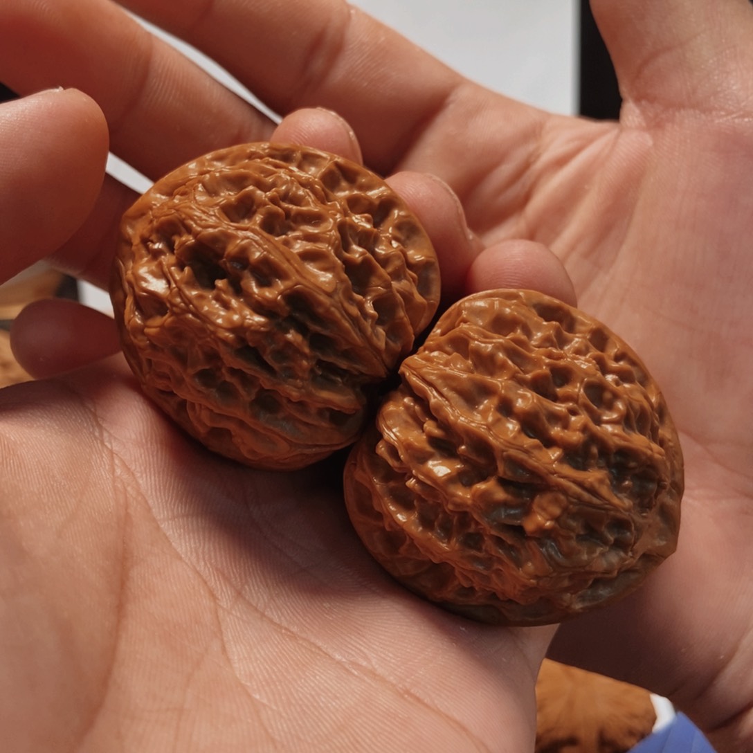 文玩核桃吊坠金麒麟