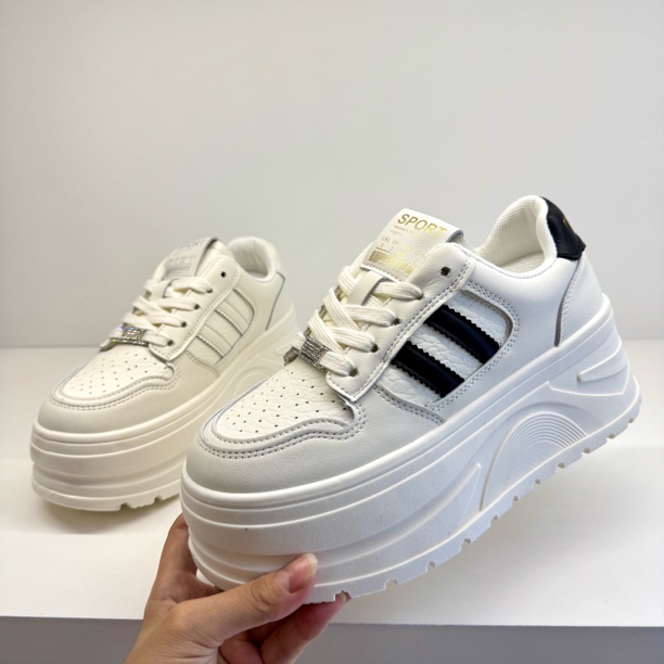 2531 小白鞋女夏季厚底百搭松糕小个子休闲运动板鞋增高面包鞋