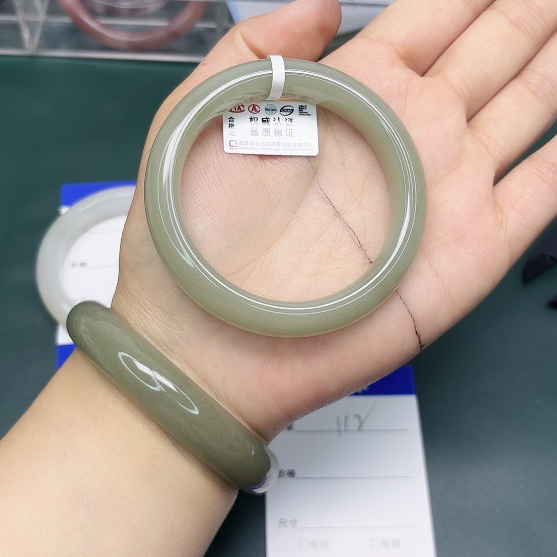 石英质玉未镶嵌手镯112/5453