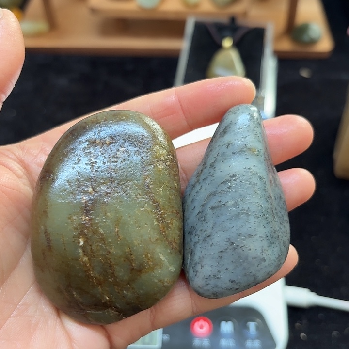 金***画和田玉（糖玉）未镶嵌挂件