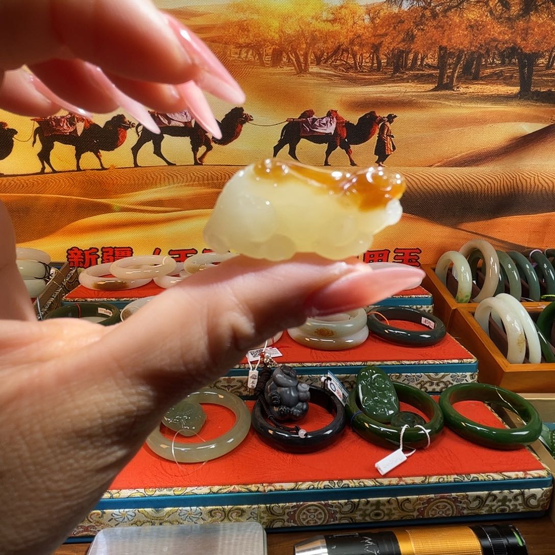 和田玉（糖玉）未镶嵌颈饰