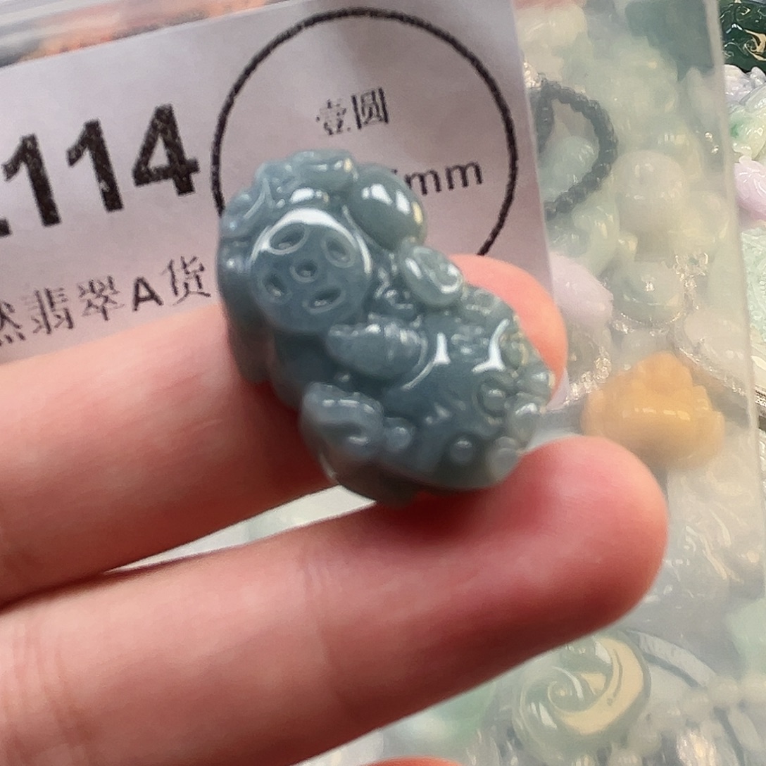 翡翠未镶嵌颈饰哈哈哈