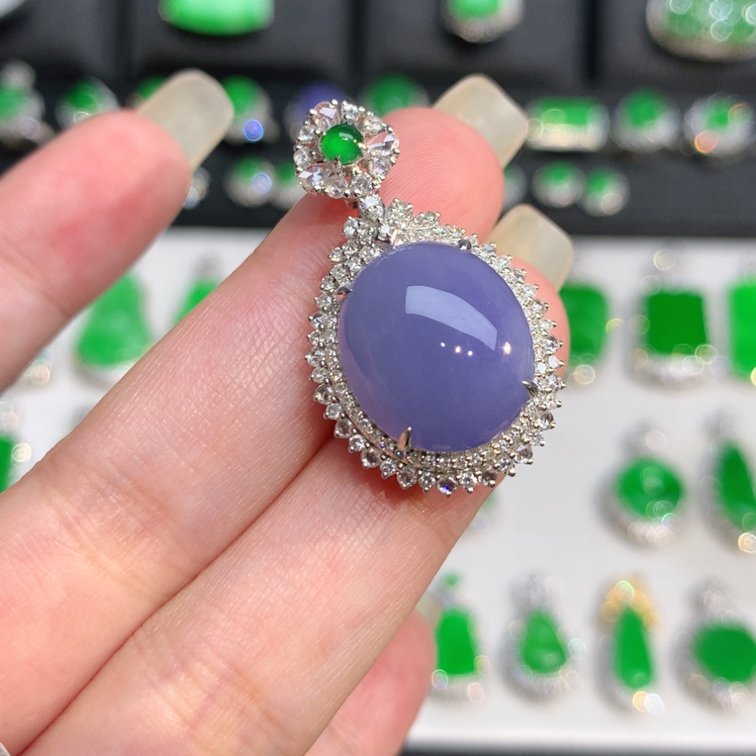 翡翠18K金镶嵌颈饰