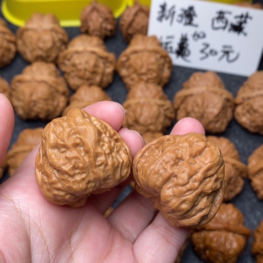 文玩核桃把件冷*。蛤蟆33