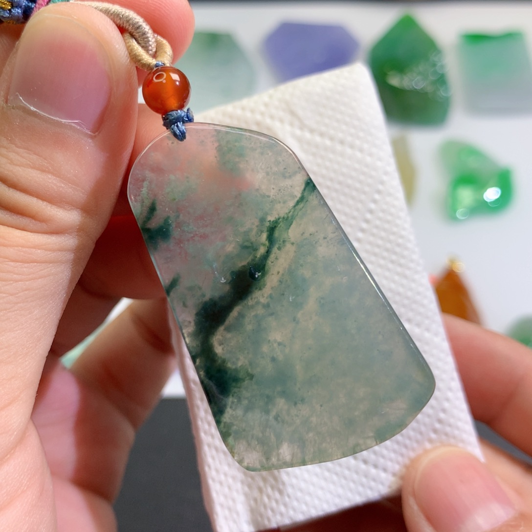 【闪购商品】翡翠未镶嵌颈饰