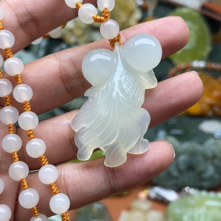 蛇纹石玉吊坠未镶嵌