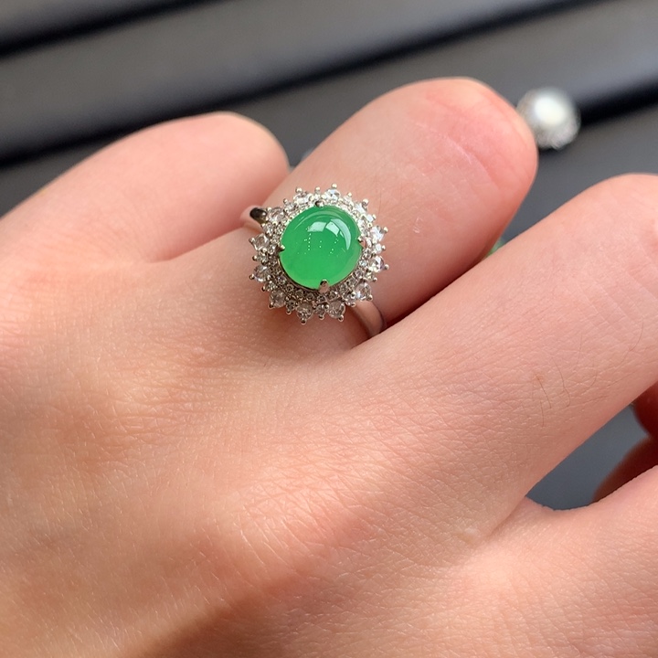 翡翠18K金镶嵌戒指翡翠