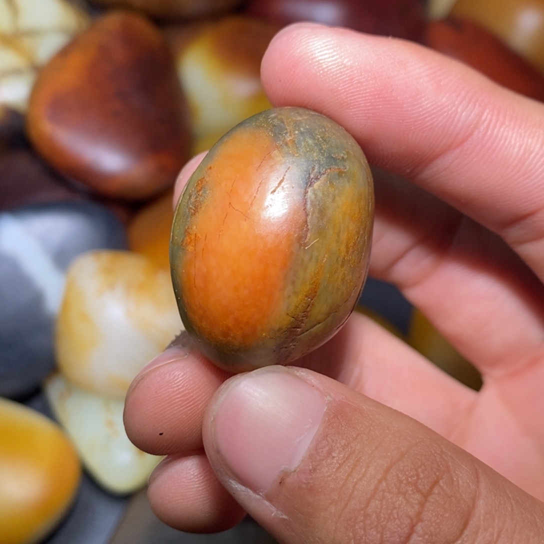 和田玉未镶嵌珠宝奇石