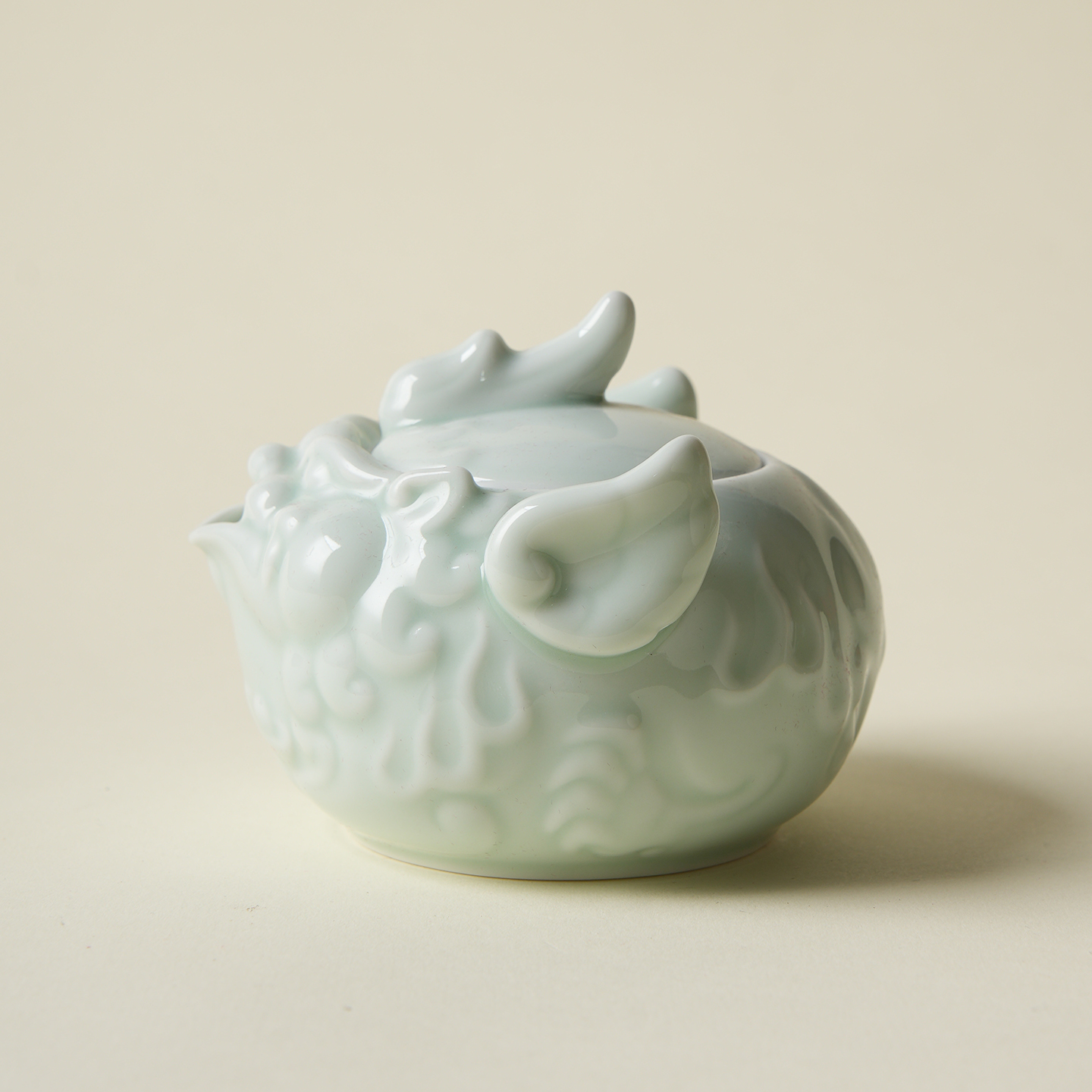 廷怀窑玉青釉貔貅壶手抓壶
