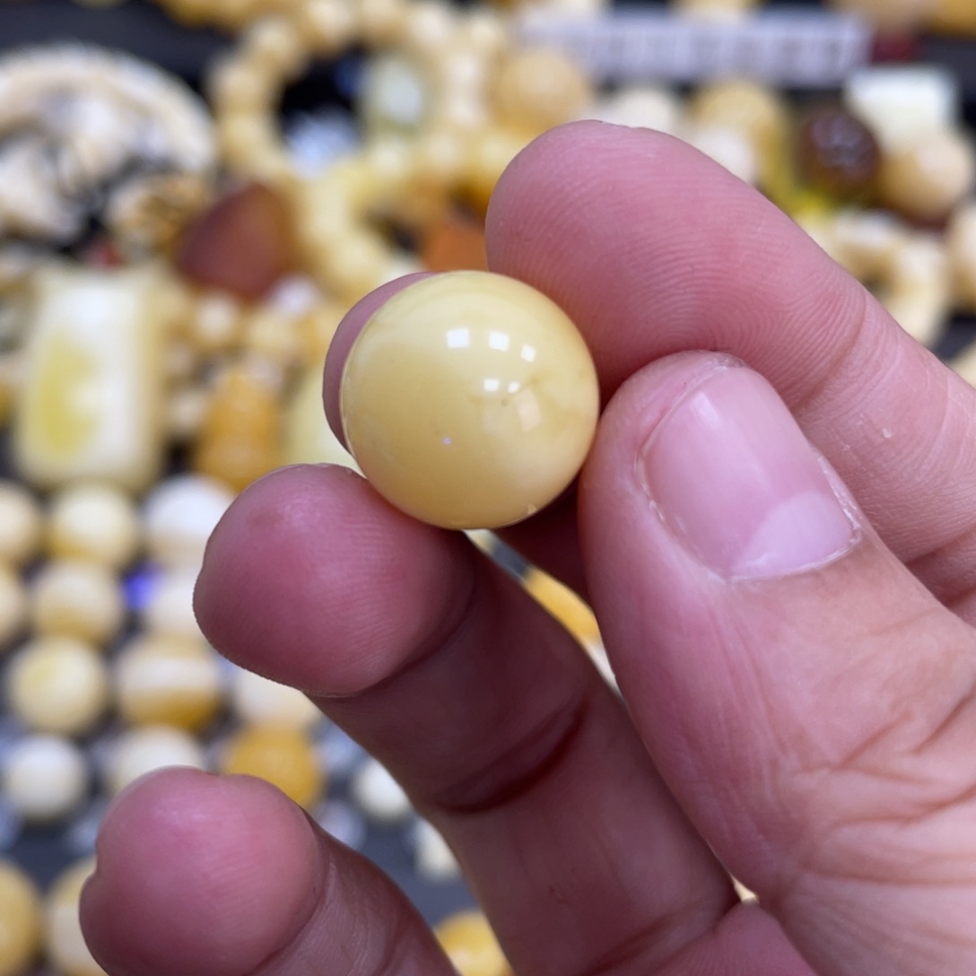 未镶嵌琥珀珠宝奇石14.2mm瑕疵 奶豆子 