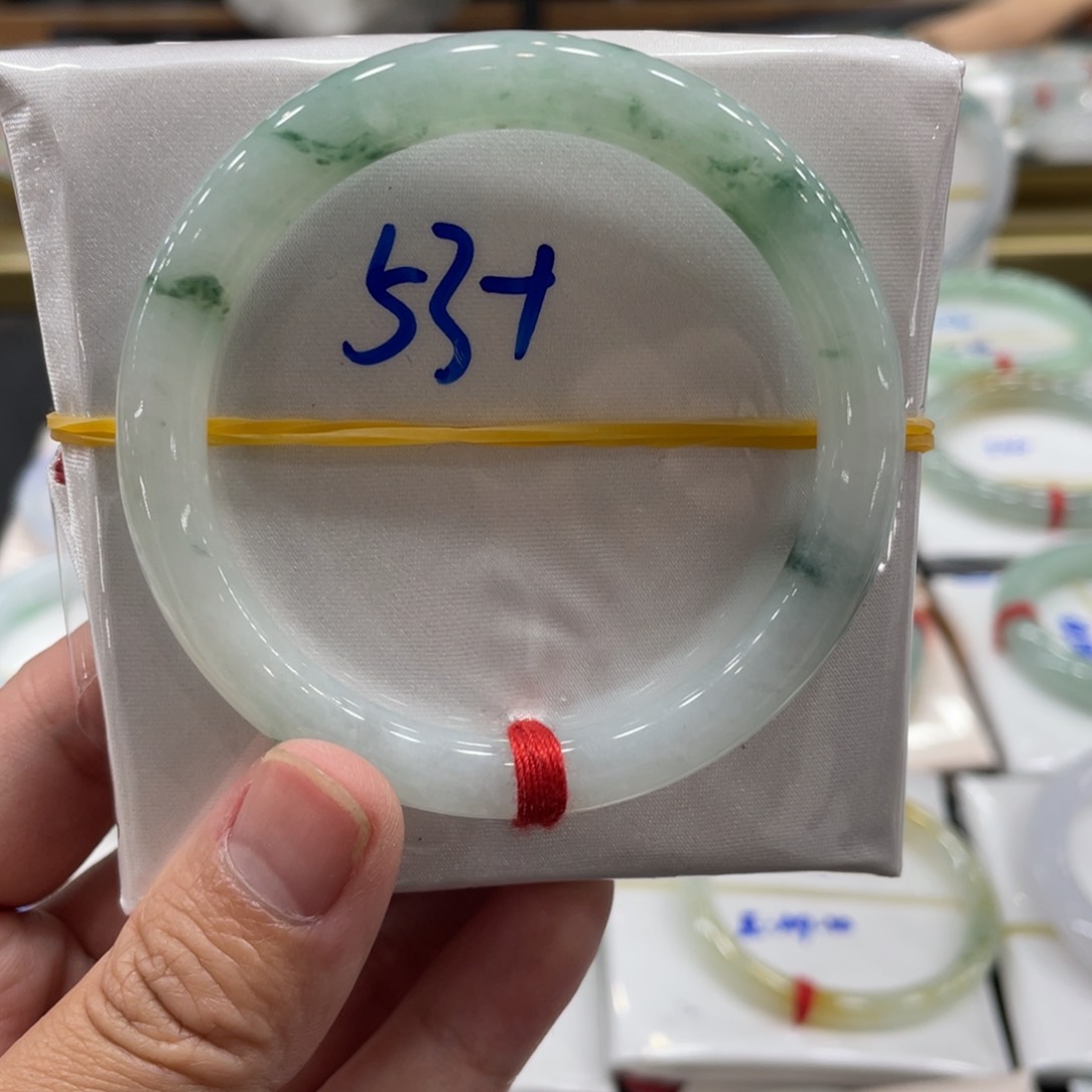 翡翠手镯未镶嵌翡翠手镯圆条