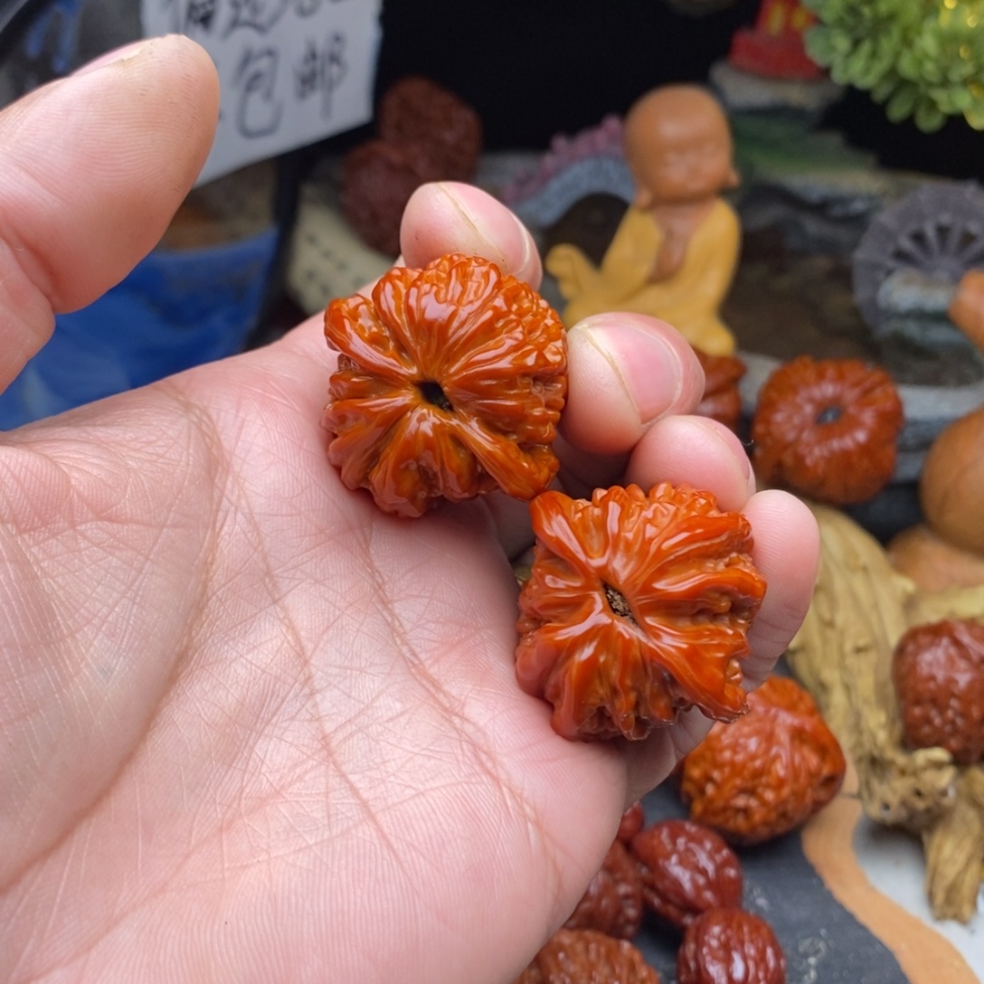 余***你文玩核桃把件小四楼